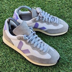 VEJA RIO - Womens Sneakers - SIZE 6